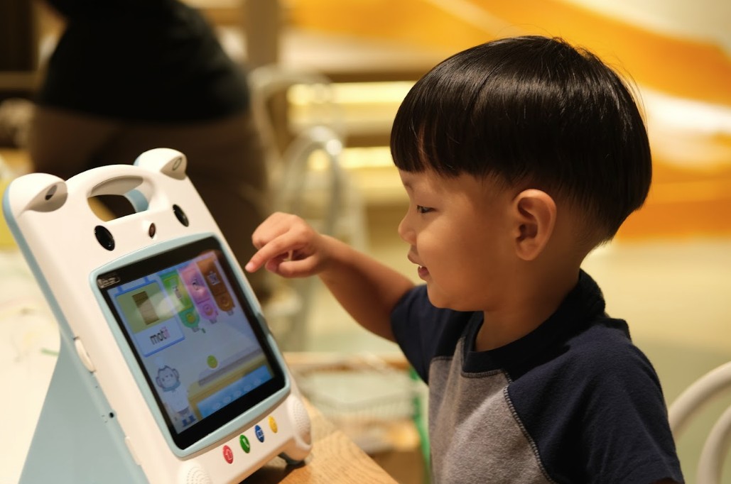 Dengan Wink Smart Learning, Screen time jadi lebih bermanfaat.